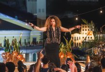 Rachel Reis revisita a obra autoral no álbum audiovisual ‘Ao vivo da Sereiona’