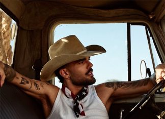 Luan Pereira sexualiza imagem do peão ao misturar country com funk na pegada monotemática do álbum ‘Off road’