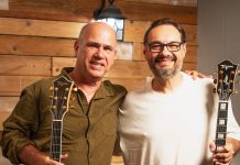 Guitarristas Nelson Faria e Sandro Haick tocam Dominguinhos, João Bosco e Tom Jobim no álbum ‘Talking standards’